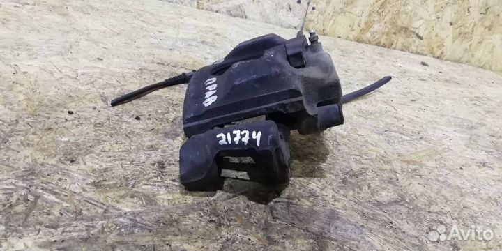 Суппорт тормозной передний правый Mercedes-Benz