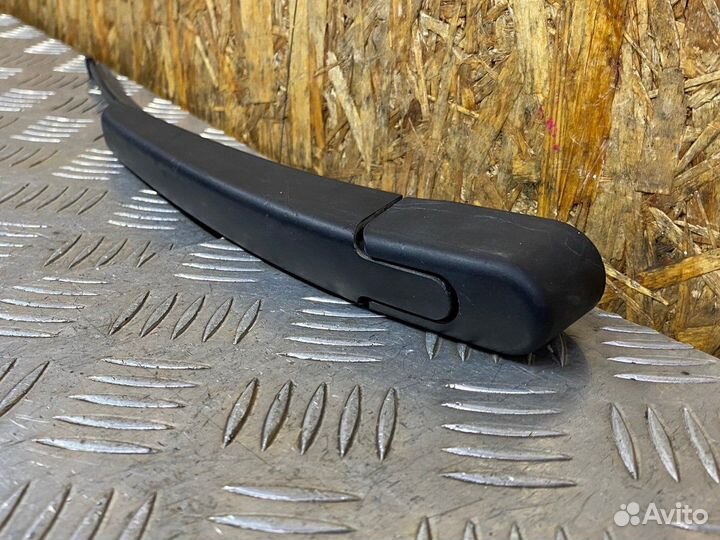 Поводок стеклоочистителя задний Moskvich 3 1.5