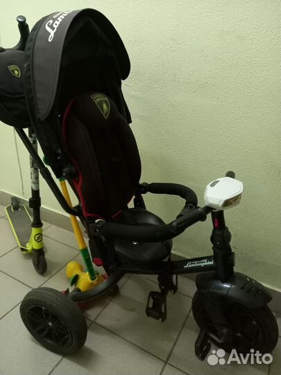 Трехколесный велосипед с родительской ручкой