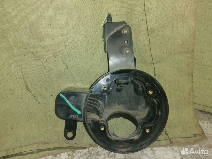 Механизм лючка бензобака ML320 W163