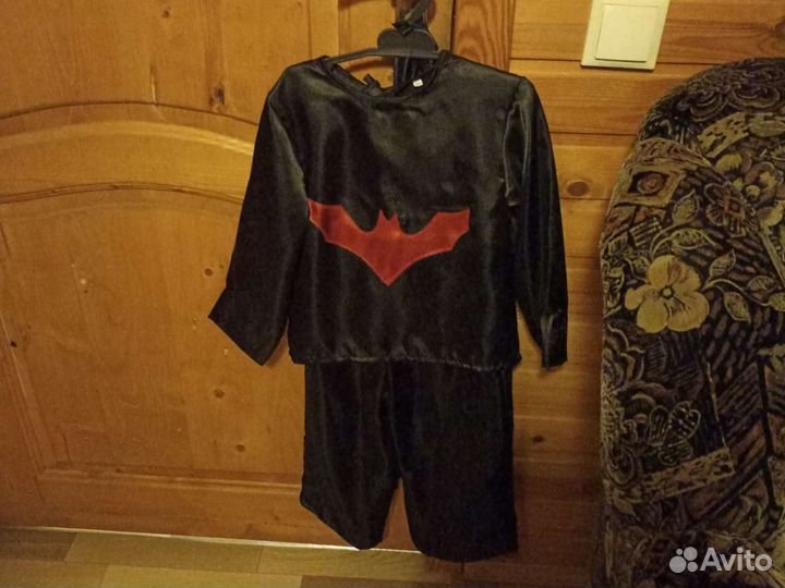 Костюм Бэтмена на мальчика. Размер 32