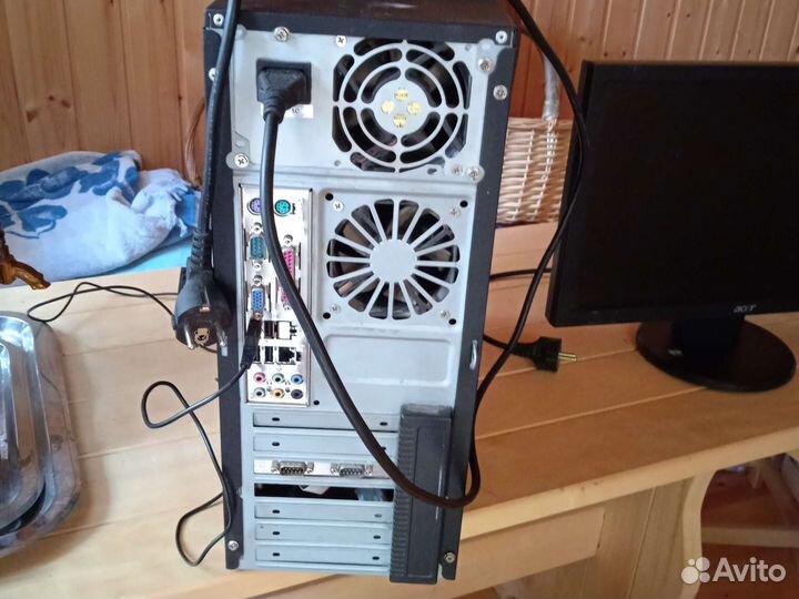 Монитор Acer. С компьютером