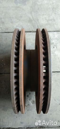 Диски тормозные передние оригинал Тойота camry 40