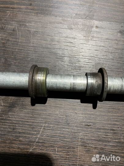 Ось заднего колеса для Kawasaki Z750 04-05