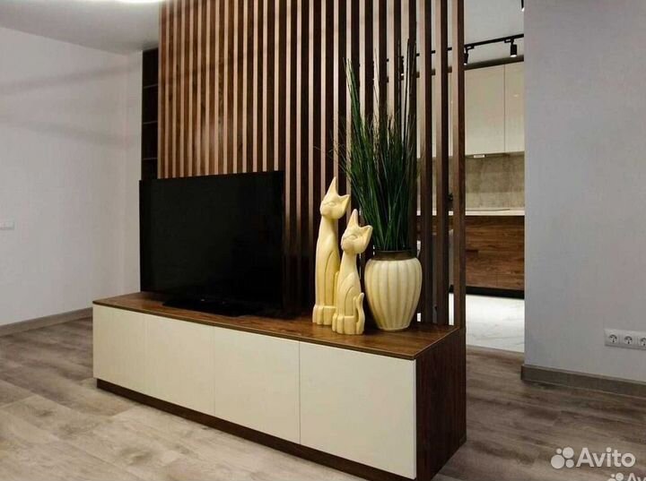 Кухня с каменным островом