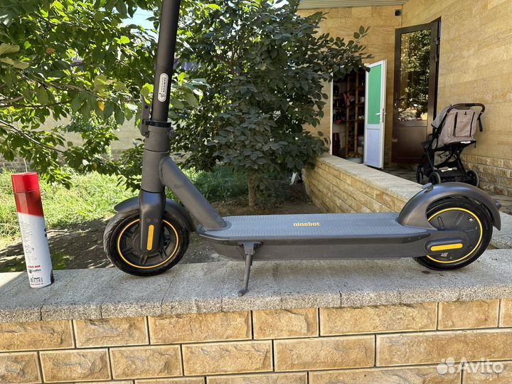 Электросамокат Ninebot max g30p 700 пробега