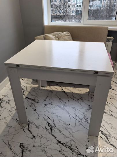 Стол кухонный