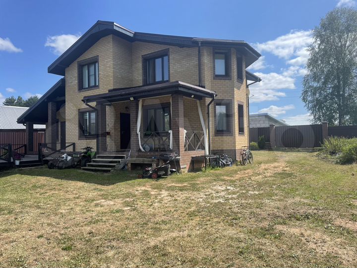 Коттедж 200 м² на участке 17 сот.