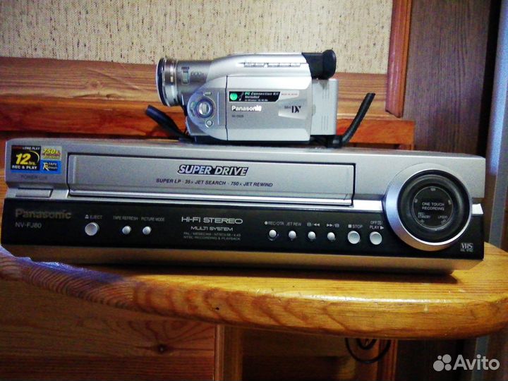 Видеокамера и видеомагнитофон