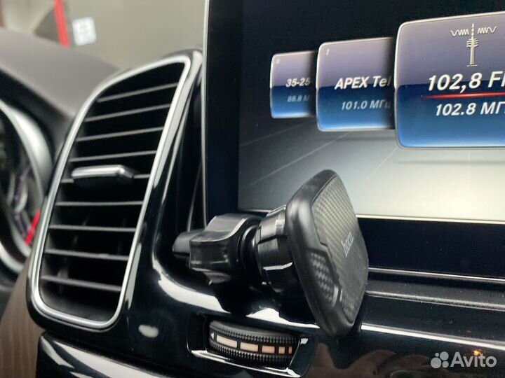 Держатель для телефона в автомобили