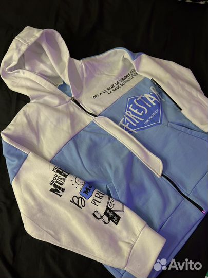 Спортивный костюм женский