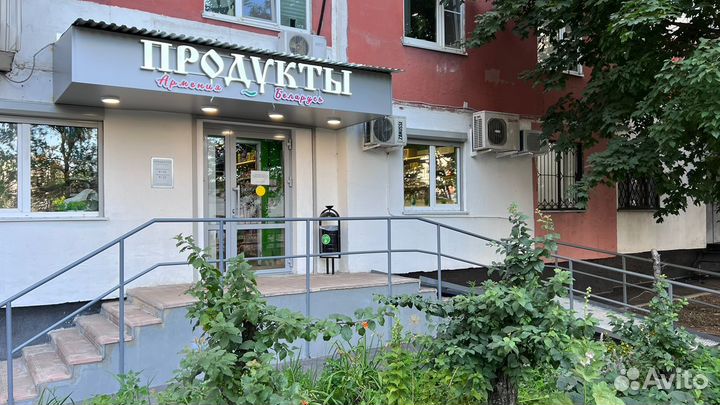 Продавец в продуктовый магазин