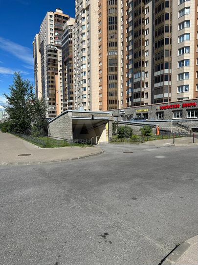 Машиноместо, 10 м²