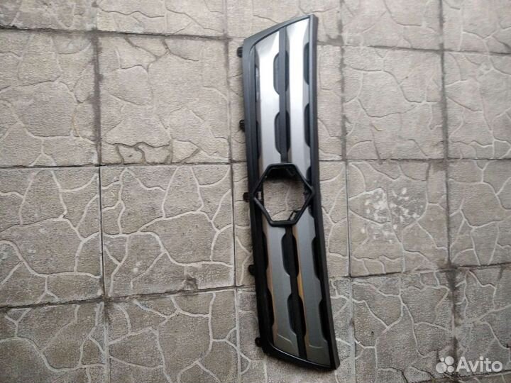 Решетка радиатора переднего бампера