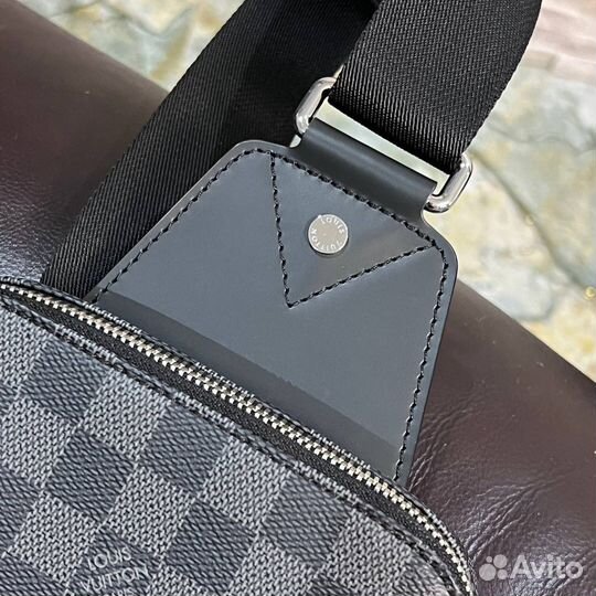 Louis Vuitton Avenue Sling Bag