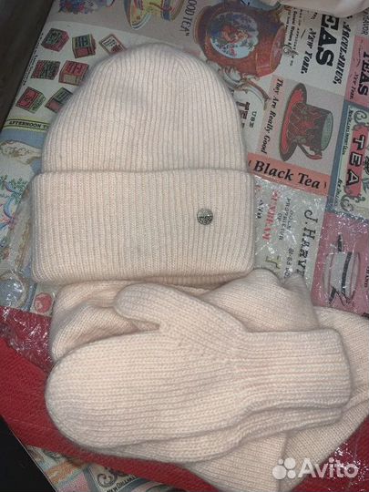Шапка шарф варежки комплект