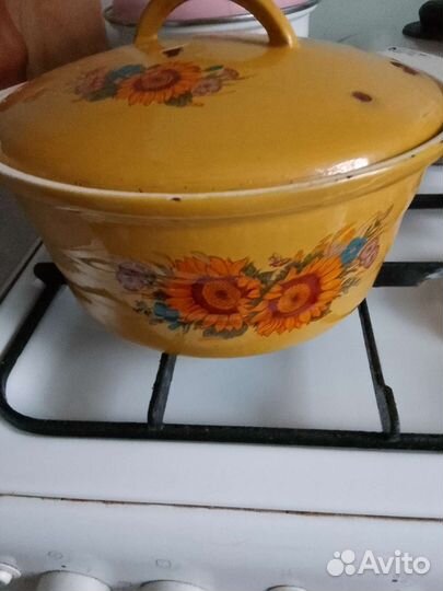 Кастрюля чугунная эмалированная СССР