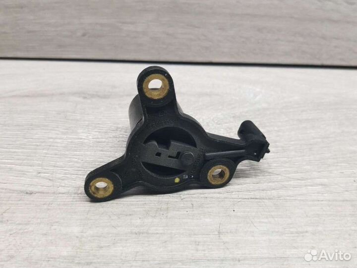 Датчик уровня масла Mercedes-Benz M271