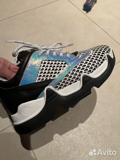 Кроссовки новые
