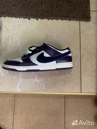 Nike SB Dunk Low Retro Chenille Swoosh