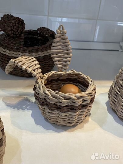 Плетеные корзинки из бумажной лозы