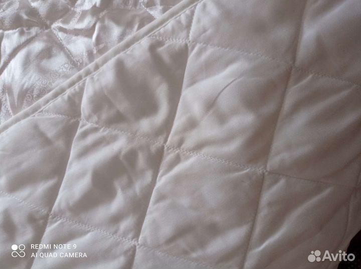 Покрывало на кровать и 2 наволочки