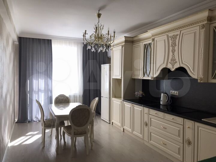 2-к. квартира, 76 м², 1/12 эт.