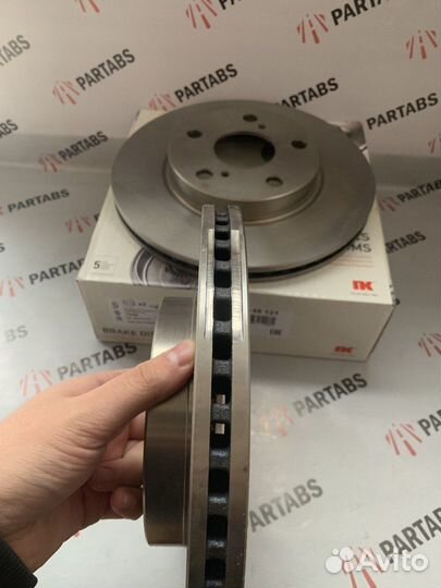 Диск тормозной передний Toyota Corolla/Auris