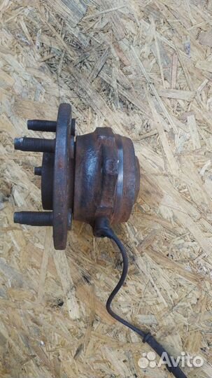 Ступица передняя Jeep Cherokee KJ 2006