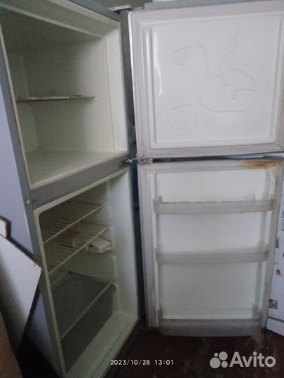 Два холодильника продам