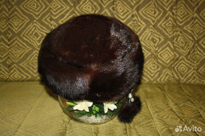 Женская меховая шапка