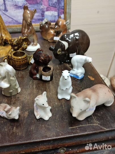 Статуэтка Медведи