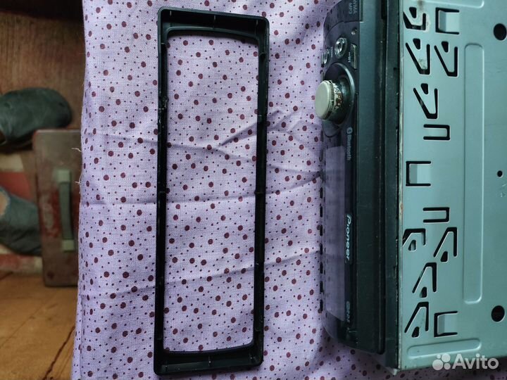 Авто магнитола б/у Pioneer DEH-P55BT