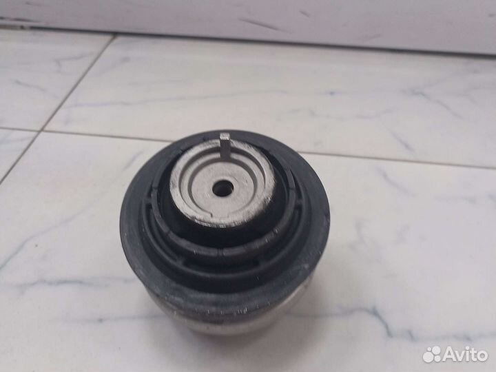 Опора двигателя Mercedes-Benz W221