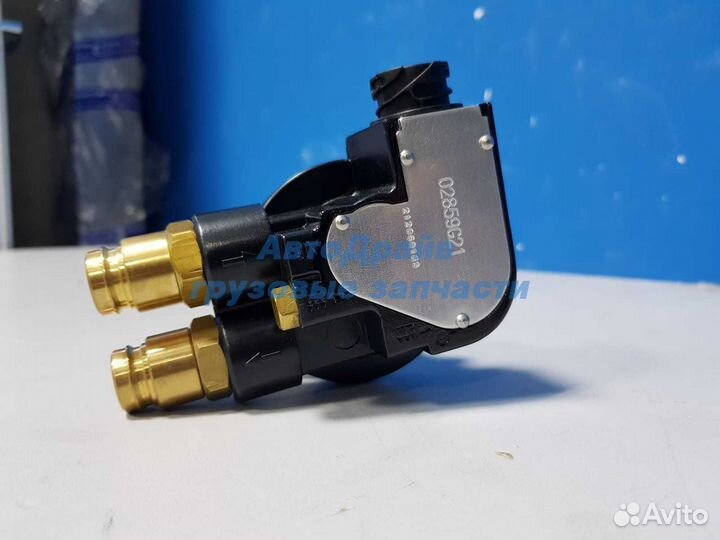 Топливозаборник для автомобилей Скания 5 серия с датчиком уровня топлива