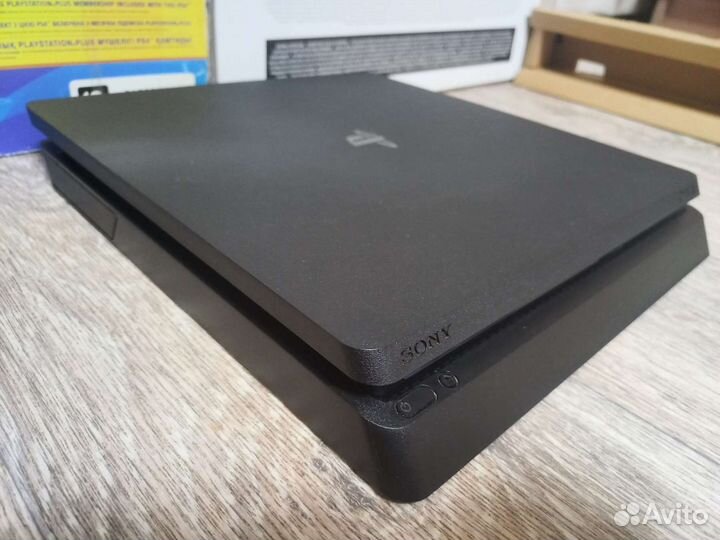 Sony PS4 Slim, 2 геймпада, 45 игр