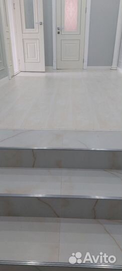 Укладка ламината и плитки