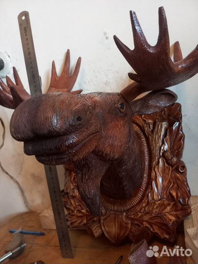 Лось из дерева