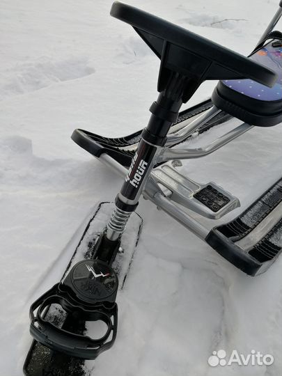 Детский снегокат со спинкой