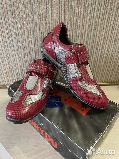 Кроссовки натуральная кожа