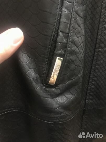 Продам безрукавку кожаную