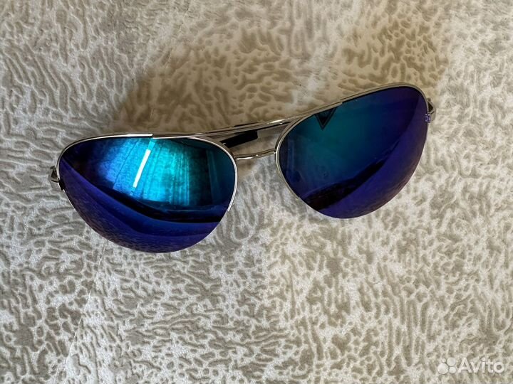 Очки солнцезащитные