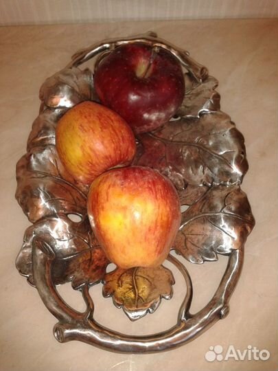 Блюдо Фруктовница Италия Новое 38х24 см на ножках