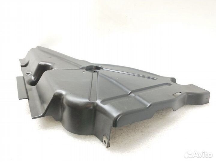 Защита днища кузова задняя правая Mercedes-Benz