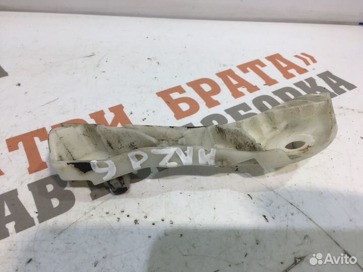 Мазда 6 Кронштейн крепления крыла передний правый