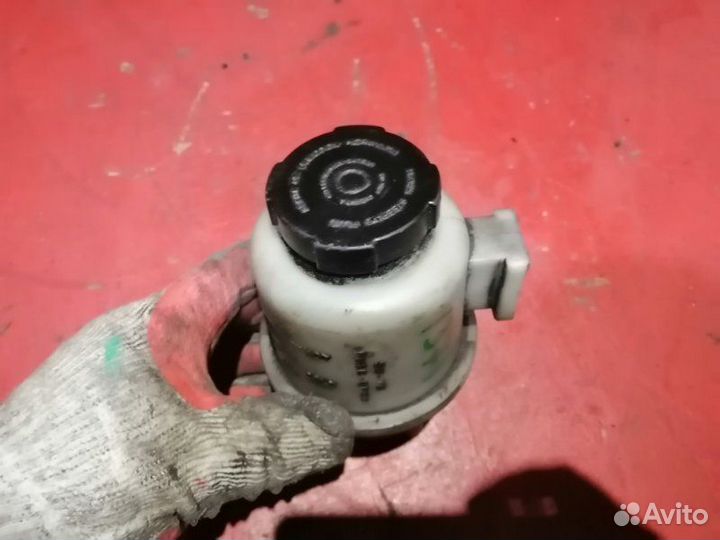 Бачок гидроусилителя Nissan Navara D40 YD25ddti