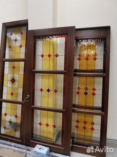 Витраж Тиффани. Перегородка с дверью