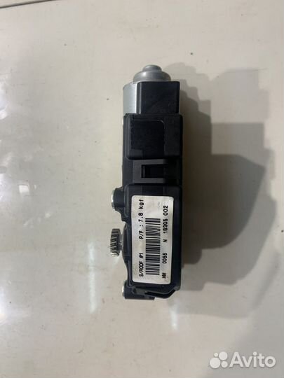 Моторчик люка (Kia Mohave)