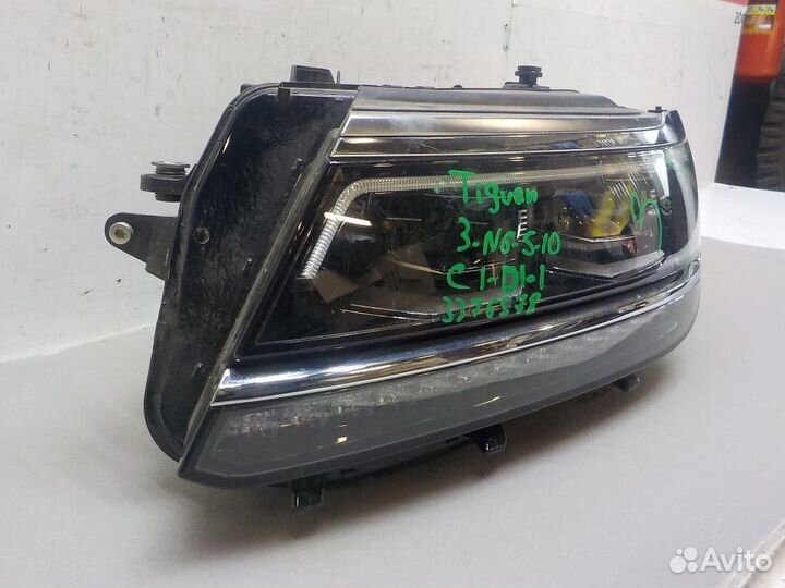 Фара левая Volkswagen Tiguan