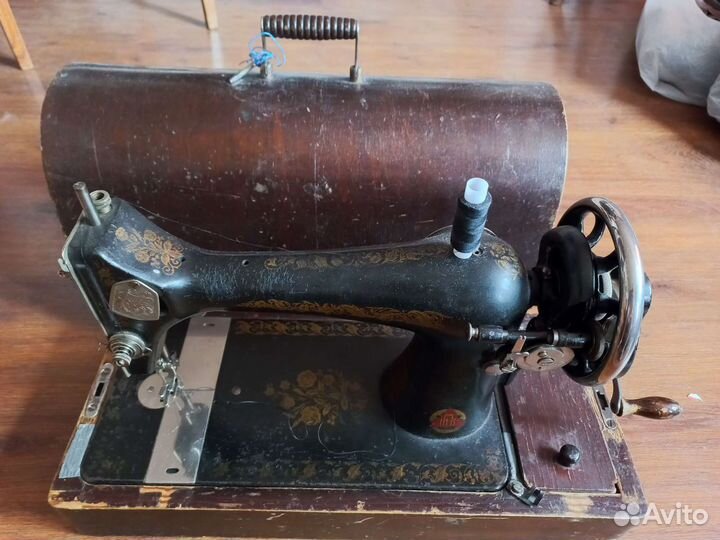 Швейная машинка 20-х г, старая с чесноком пуля
